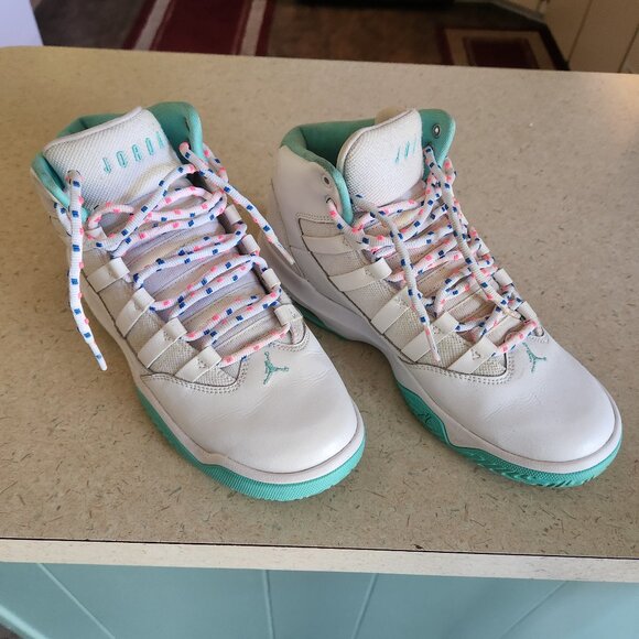 Nike Air Jordan Max Aura GS sneakers sz 6 - Picture 1 of 4